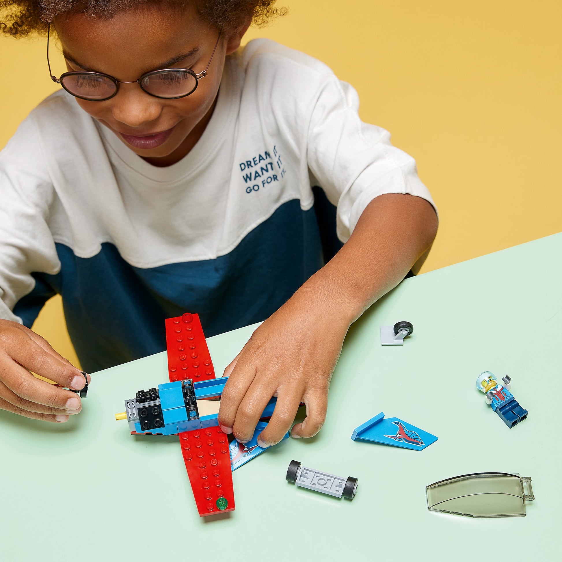 LEGO® City Stunt Plane - Máy Bay Biểu Diễn - 60323 - Góc nhìn khác 3