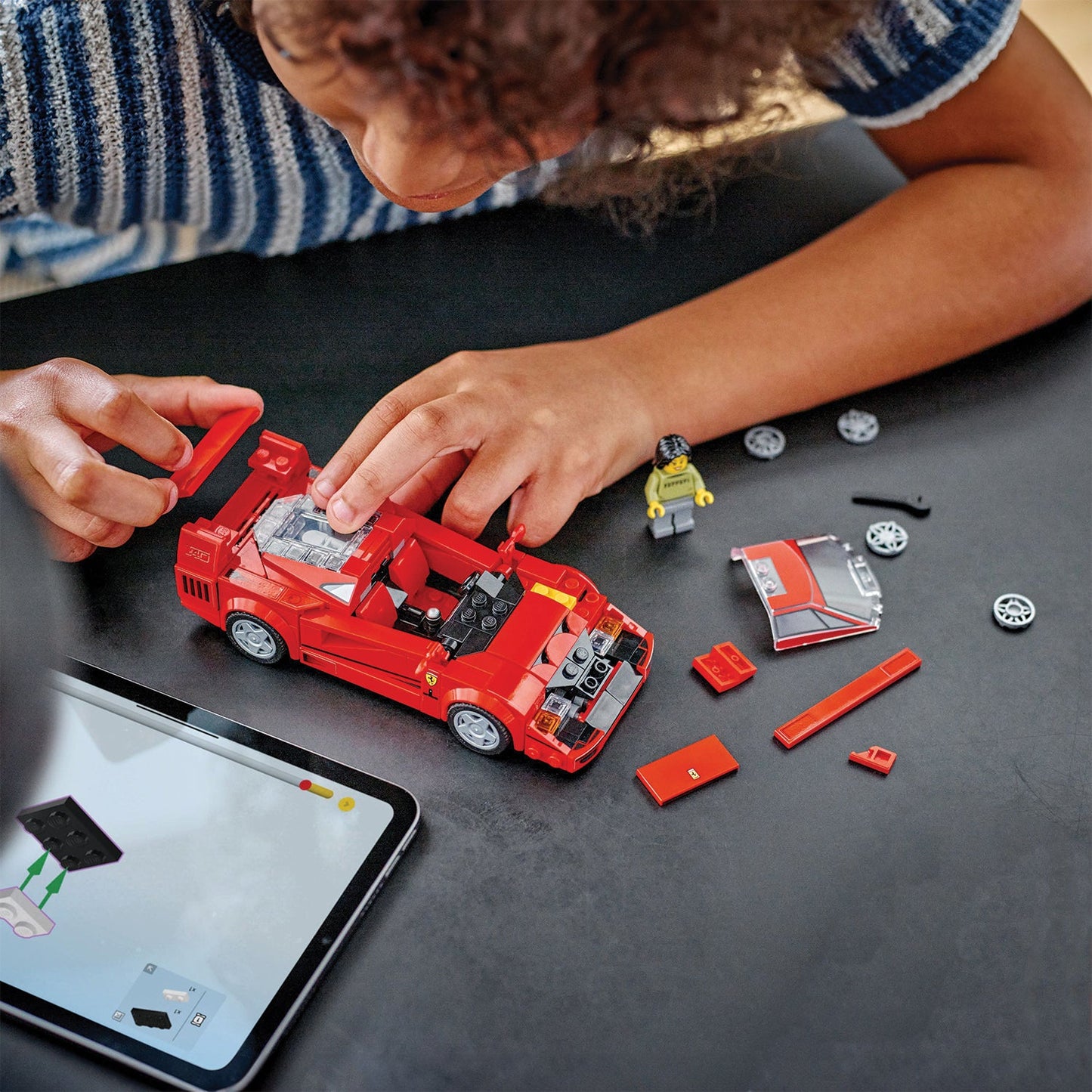 LEGO® Speed Champions Ferrari F40 Supercar - Mô hình lắp ráp siêu xe Ferrari F40 (76934) - Góc nhìn khác 3
