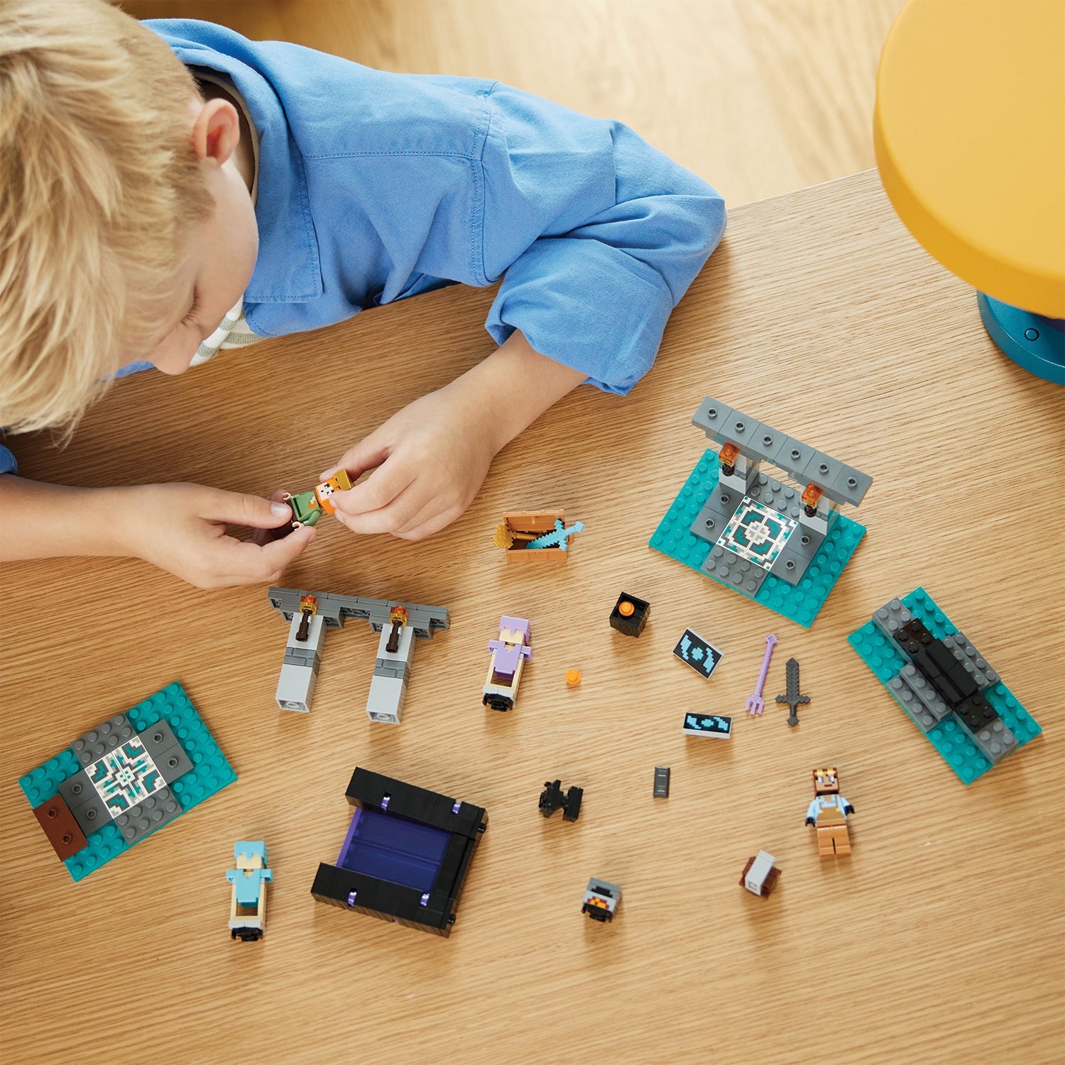 LEGO® Minecraft® The Armory - Đồ Chơi Lắp Ráp Xưởng Vũ Khí - 21252 - Góc nhìn khác 3