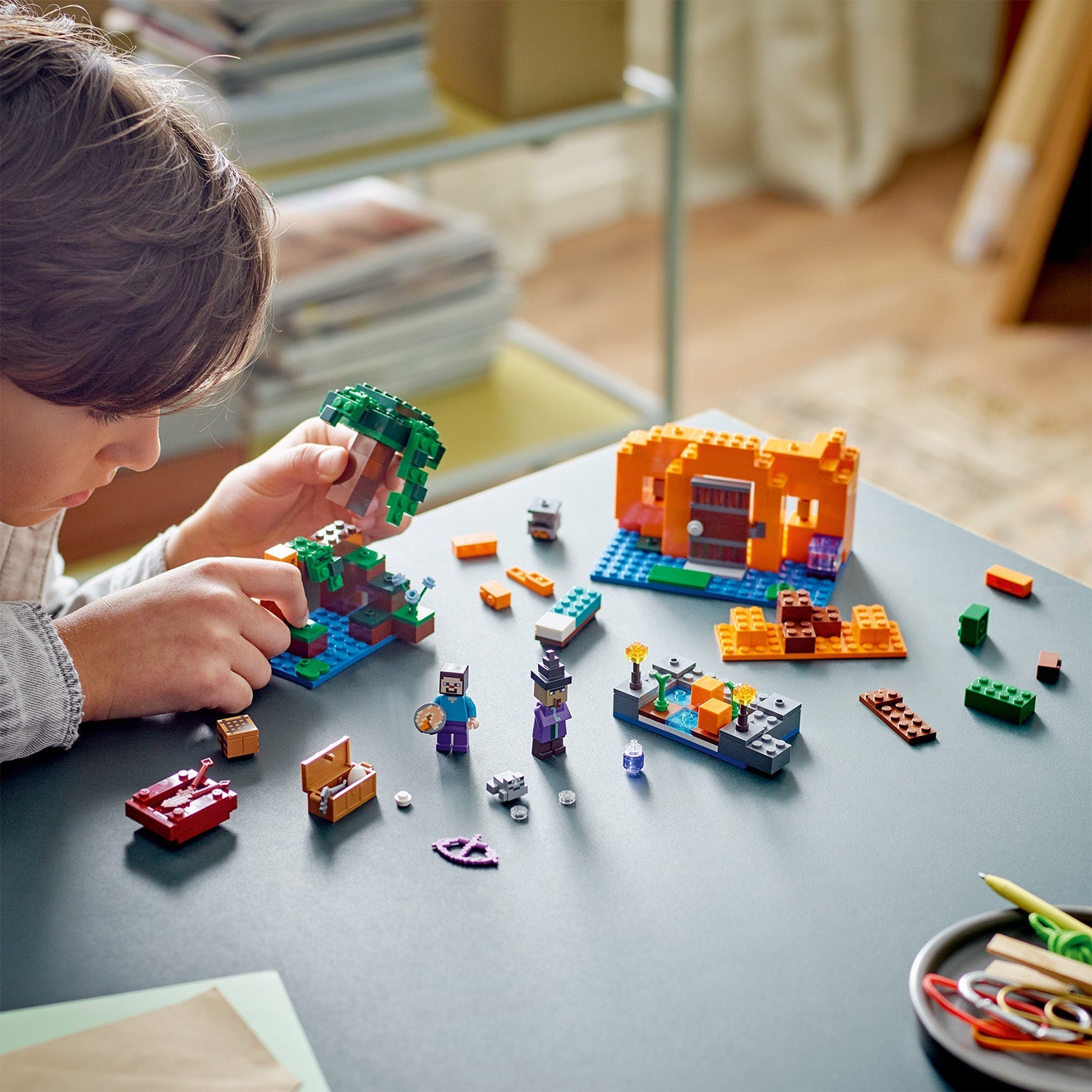 LEGO® Minecraft® The Pumpkin Farm Đồ Chơi Lắp Ráp Trang Trại Bí Ngô LEGO 21248 - Góc nhìn khác 3
