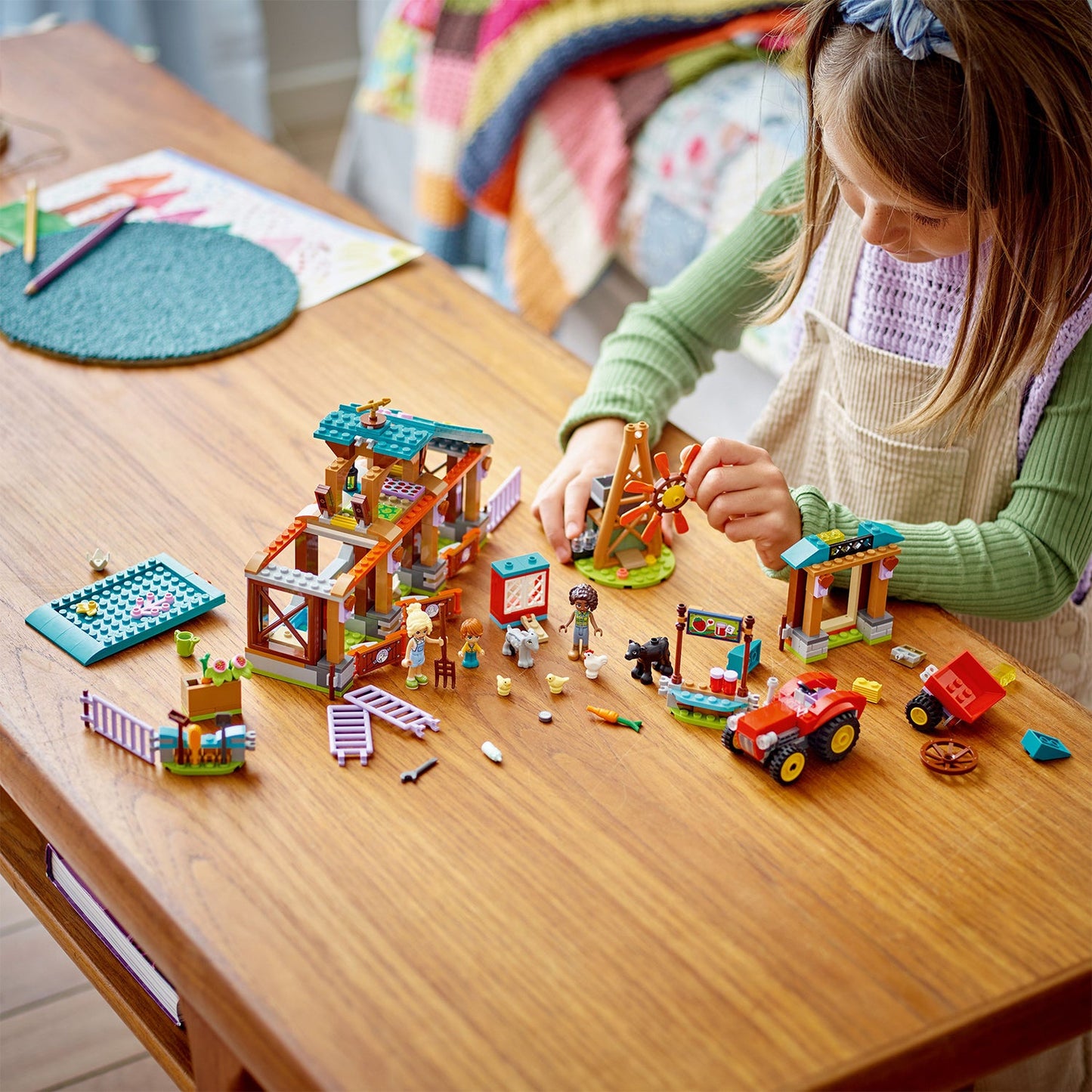 LEGO® Friends™ Farm Animal Sanctuary - Đồ chơi lắp ráp Khu bảo tồn động vật trang trại - LEGO 42617 - Góc nhìn khác 3