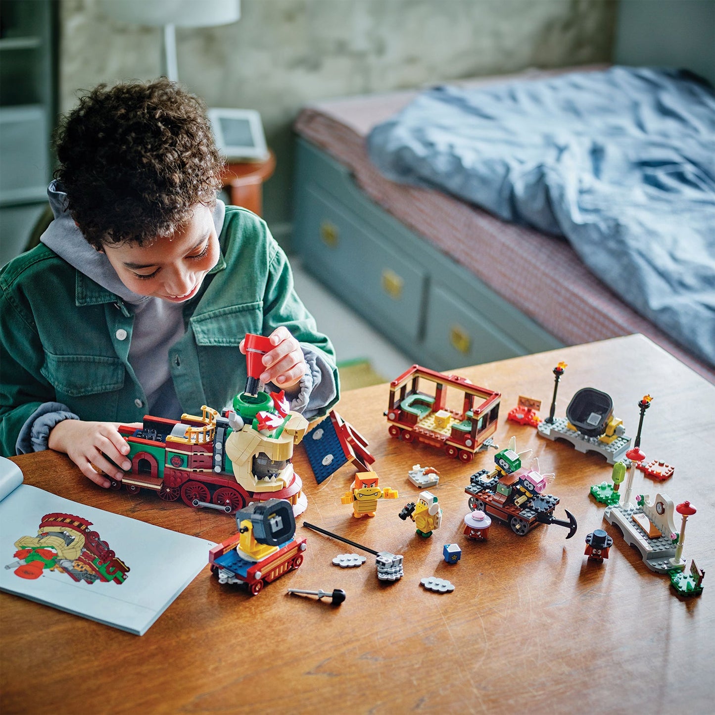 LEGO® Super Mario™ The Bowser Express Train - Bộ Đồ Chơi Tàu Hỏa Tốc Hành Của Bowser (71437) - Góc nhìn khác 3