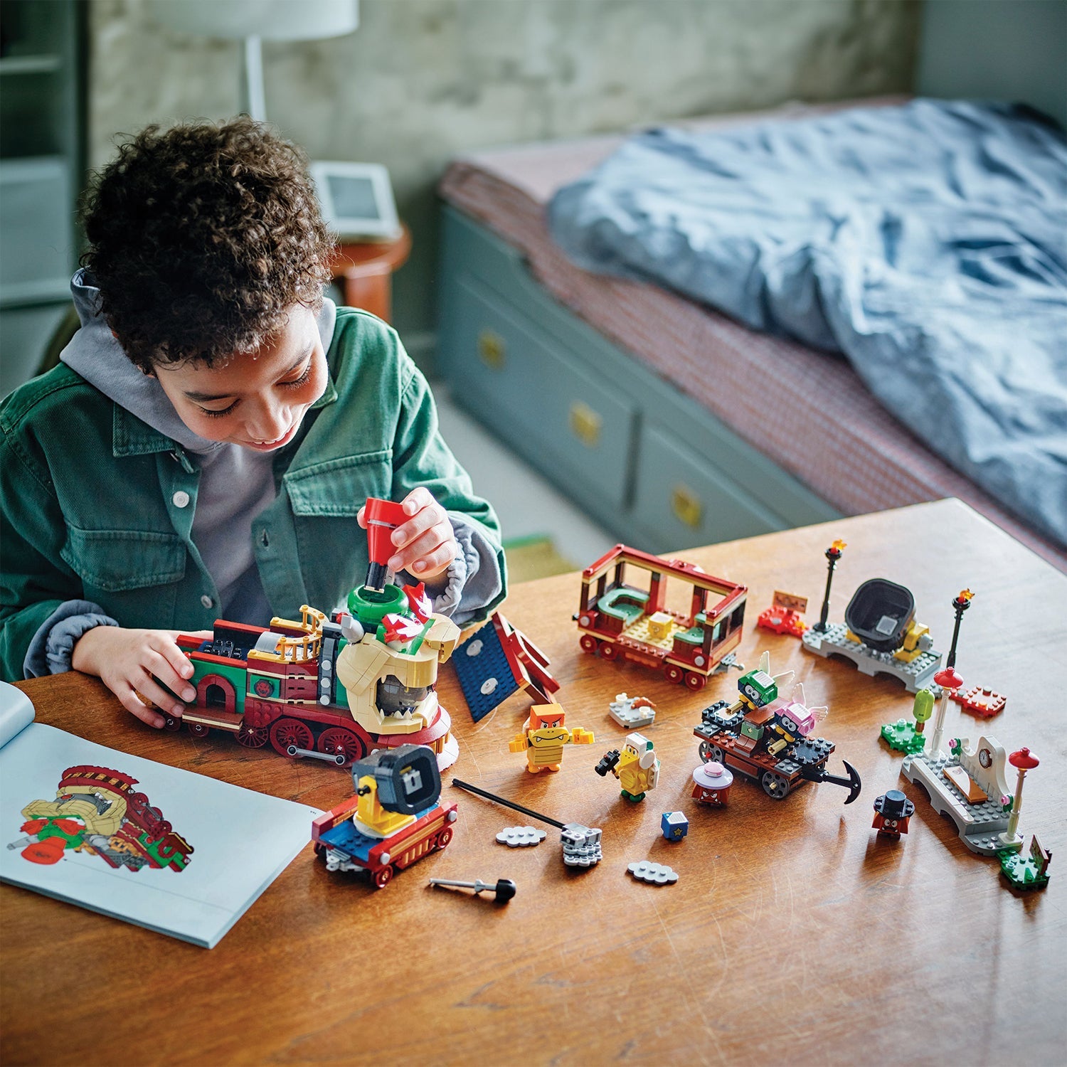 LEGO® Super Mario™ The Bowser Express Train - Bộ Đồ Chơi Tàu Hỏa Tốc Hành Của Bowser (71437) - Góc nhìn khác 3