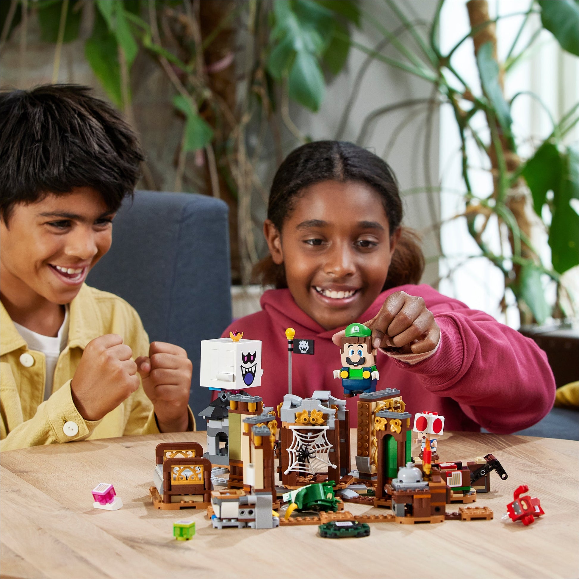 LEGO® Super Mario™ Luigi’s Mansion™ Haunt-and-Seek Expansion Set Bộ đồ chơi lắp ráp mở rộng LEGO 71401 - Góc nhìn khác 3