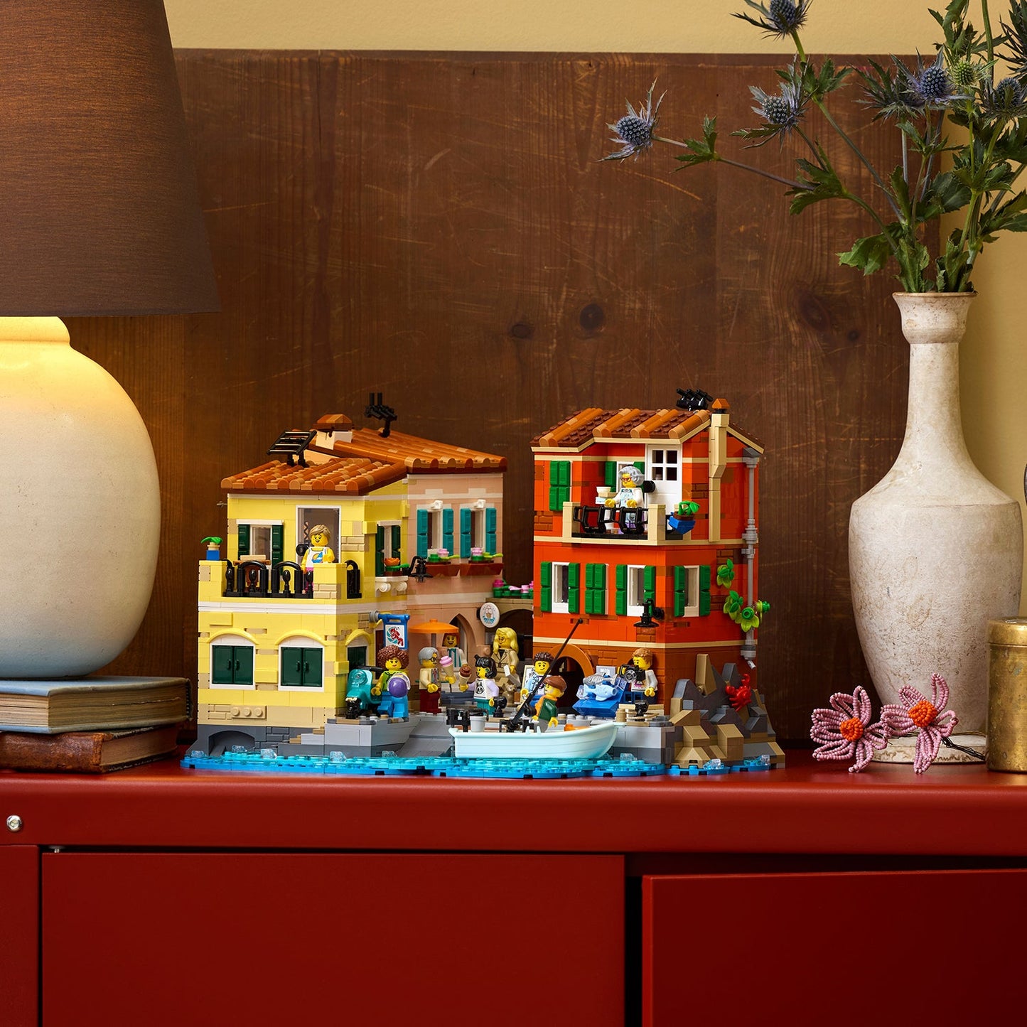 LEGO® Ideas Italian Riviera - Mô Hình Làng Chài Ý 21359 - LEGO - Góc nhìn khác 3