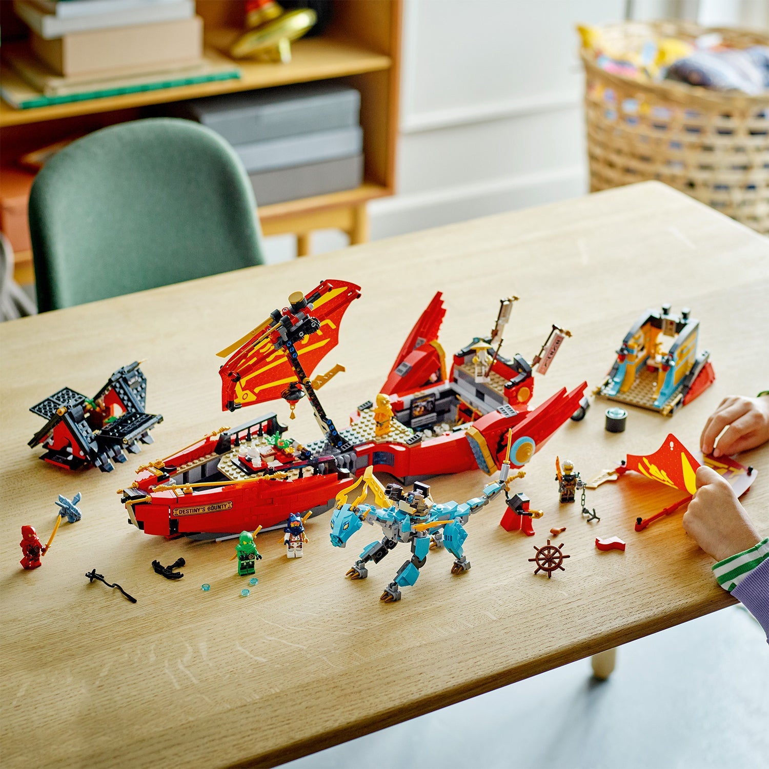 LEGO® NINJAGO® Destiny’s Bounty – race against time | Chiến Hạm Khinh Khí Cầu Ninja | LEGO 71797 - Góc nhìn khác 3