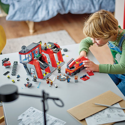 LEGO® City Fire Station with Fire Truck - Bộ lắp ráp Trạm Cứu Hỏa và Xe Cứu Hỏa - LEGO 60414 - Góc nhìn khác 3