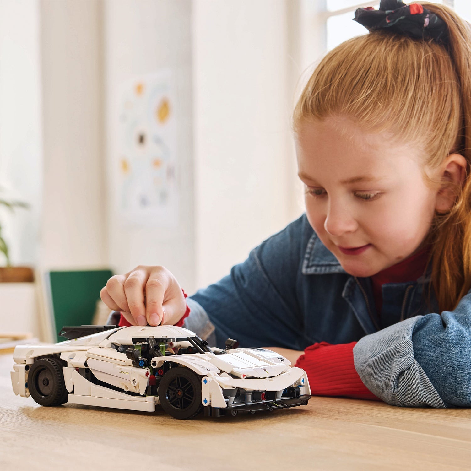 LEGO® Technic™ Koenigsegg Jesko Absolut White Hypercar - Mô Hình Xe Đua Siêu Xe LEGO 42184 - Góc nhìn khác 3