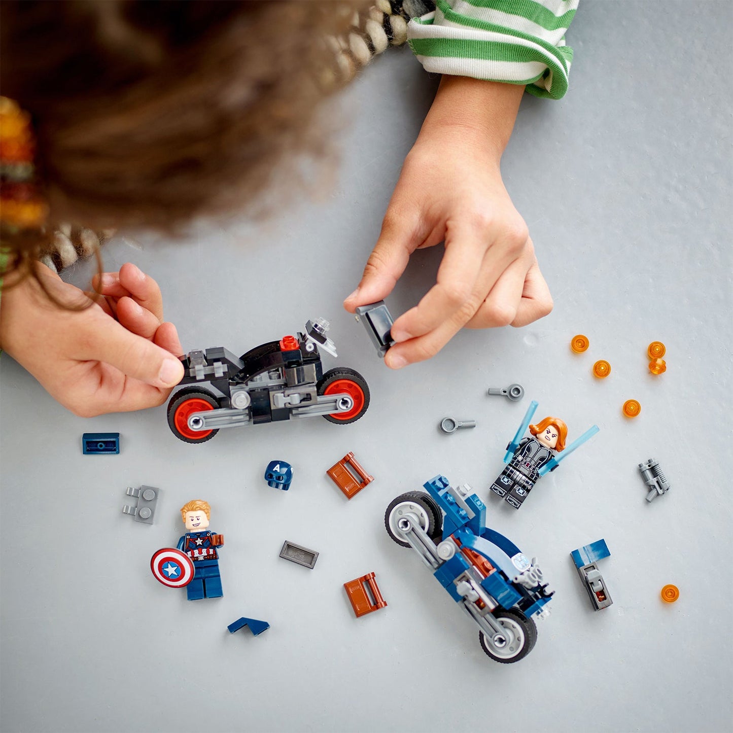 LEGO® Marvel Black Widow & Captain America Motorcycles - Đồ Chơi Lắp Ráp Mô Tô Siêu Anh Hùng 76260 - LEGO Marvel - Hình ảnh bổ sung 5