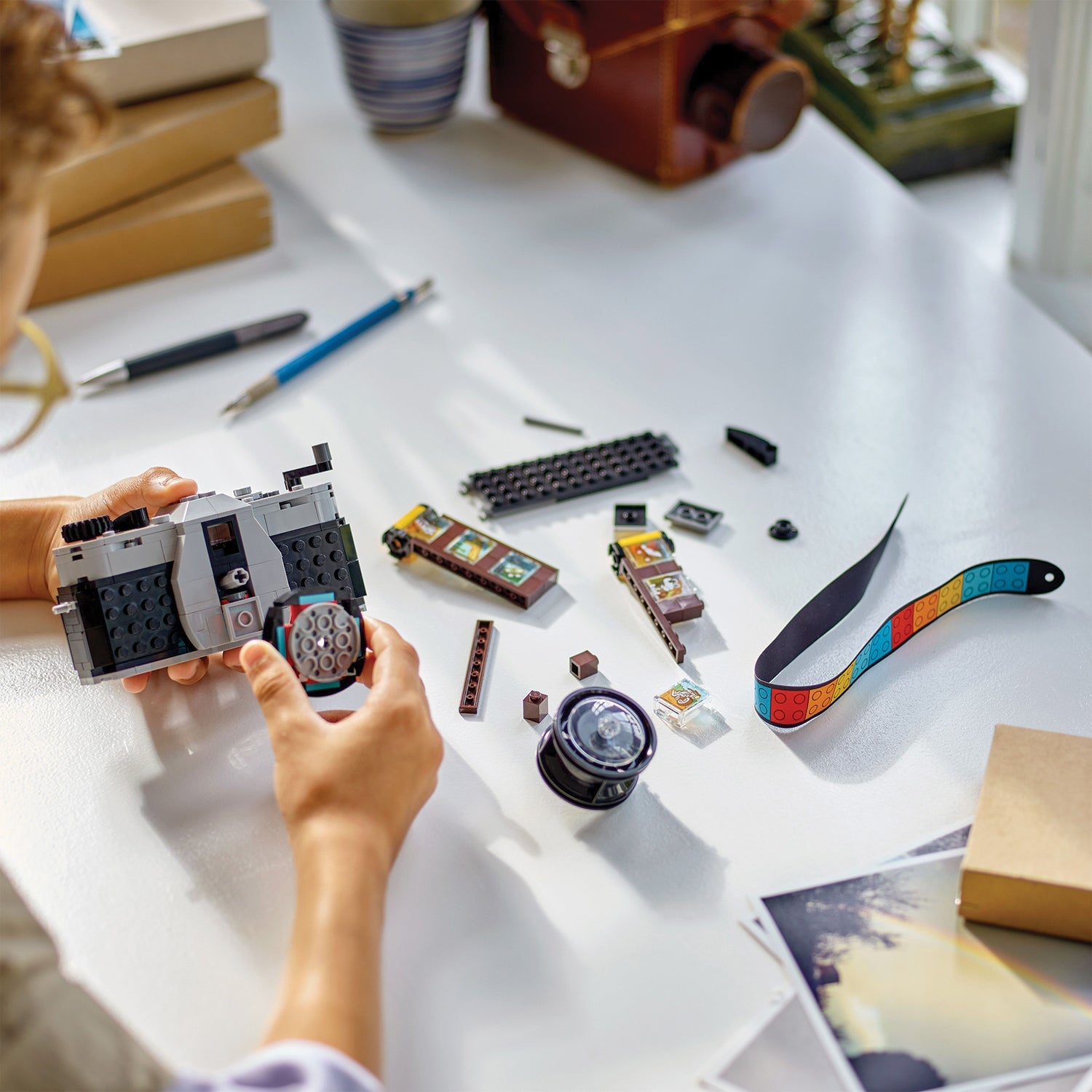 LEGO® Creator 3-in-1 Retro Camera - Bộ Lắp Ráp Máy Ảnh Cổ Điển 3 Trong 1 - LEGO 31147 - Góc nhìn khác 3