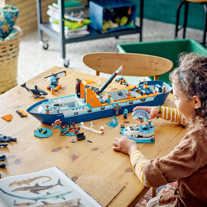 LEGO® City Arctic Explorer Ship - Bộ Đồ Chơi Tàu Thám Hiểm Bắc Cực - LEGO 60368 - Góc nhìn khác 3