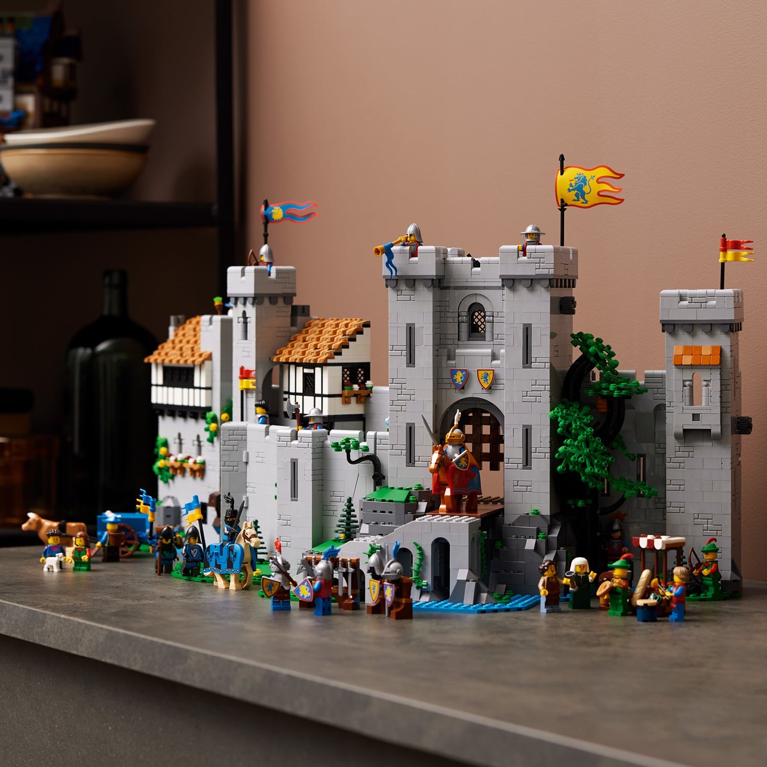 LEGO® ICONS™ Lion Knights' Castle - Bộ Lắp Ráp Lâu Đài Hiệp Sĩ Sư Tử - LEGO 10305 - Hình ảnh bổ sung 5