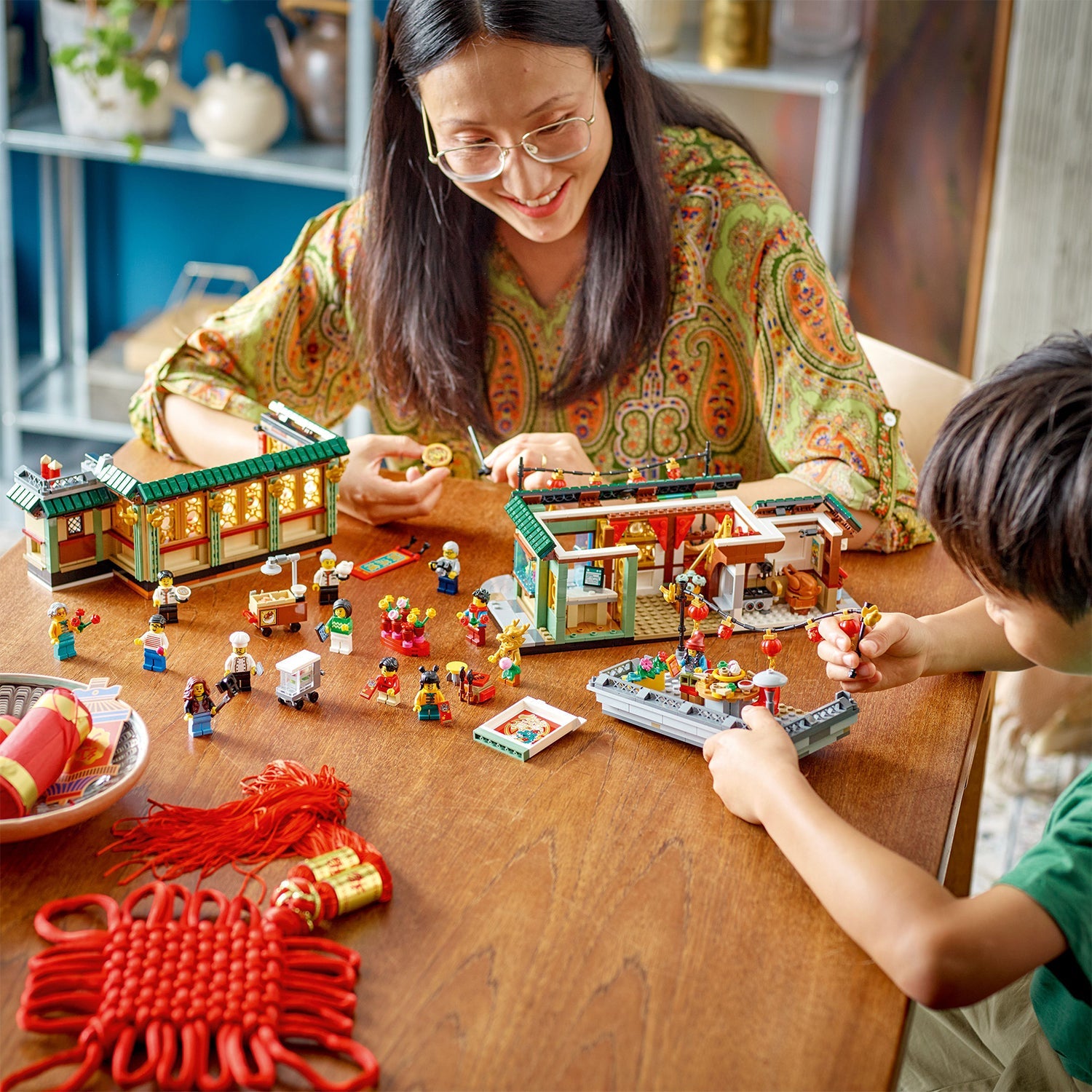 LEGO® Spring Festival Family Reunion Celebration - Bộ Lắp Ráp Nhà Hàng Tết Đoàn Viên - LEGO 80113 - Góc nhìn khác 3