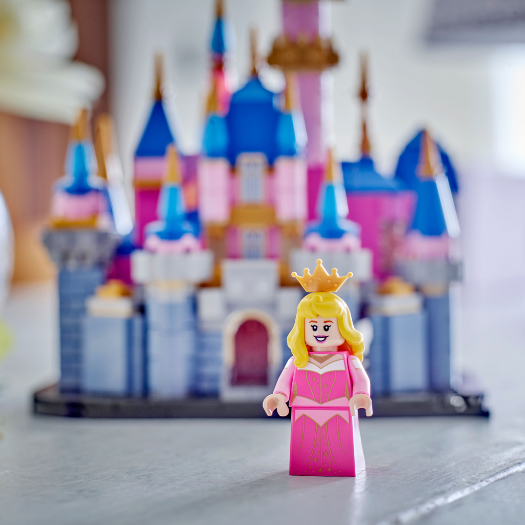 LEGO® Disney™ Mini Disney Sleeping Beauty Castle - Đồ Chơi Lắp Ráp Lâu Đài Công Chúa Aurora (40720) - Hình ảnh bổ sung 4