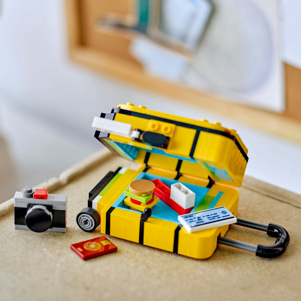 Yellow Travel Suitcase - Bộ Lắp Ráp Vali Du Lịch Màu Vàng - LEGO 40817