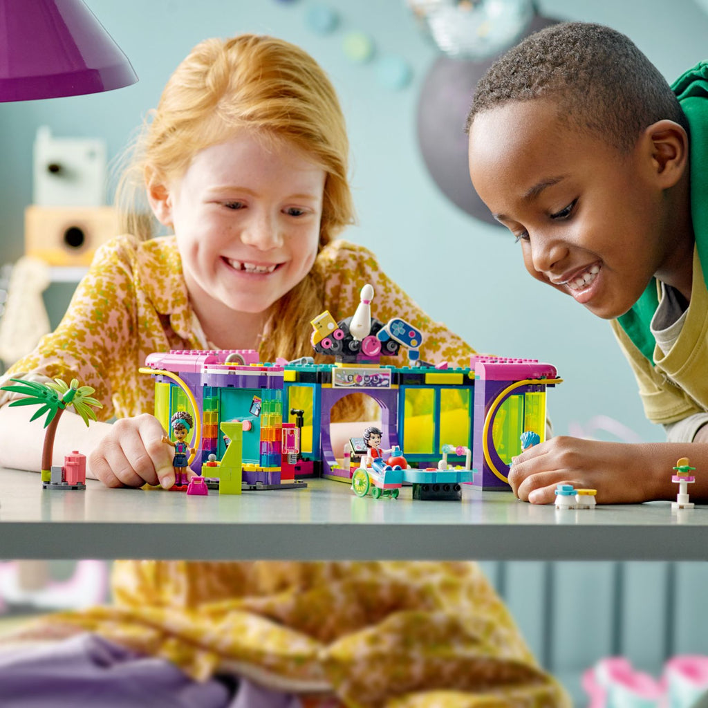 LEGO® Friends™ Roller Disco Arcade - Đồ chơi lắp ráp Khu giải trí Patin - LEGO 41708 - Góc nhìn khác 3