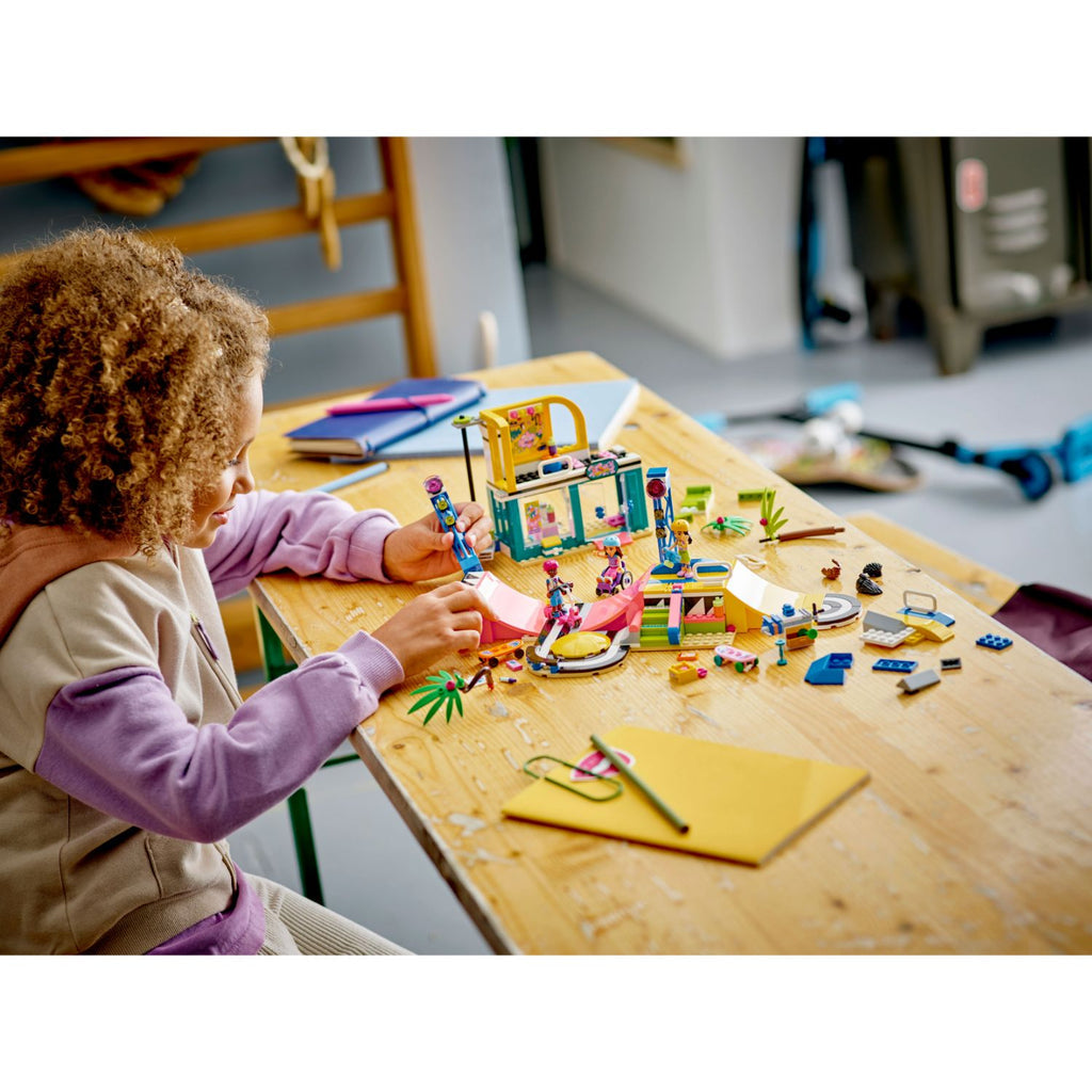 LEGO® Friends™ Skate Park - Đồ chơi lắp ráp Công viên trượt ván - LEGO 41751 - Góc nhìn khác 3