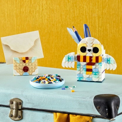 LEGO® DOTS™ Hedwig™ Pencil Holder - Ống Cắm Bút Chim Cú Hedwig - LEGO 41809 - Hình ảnh chi tiết 2