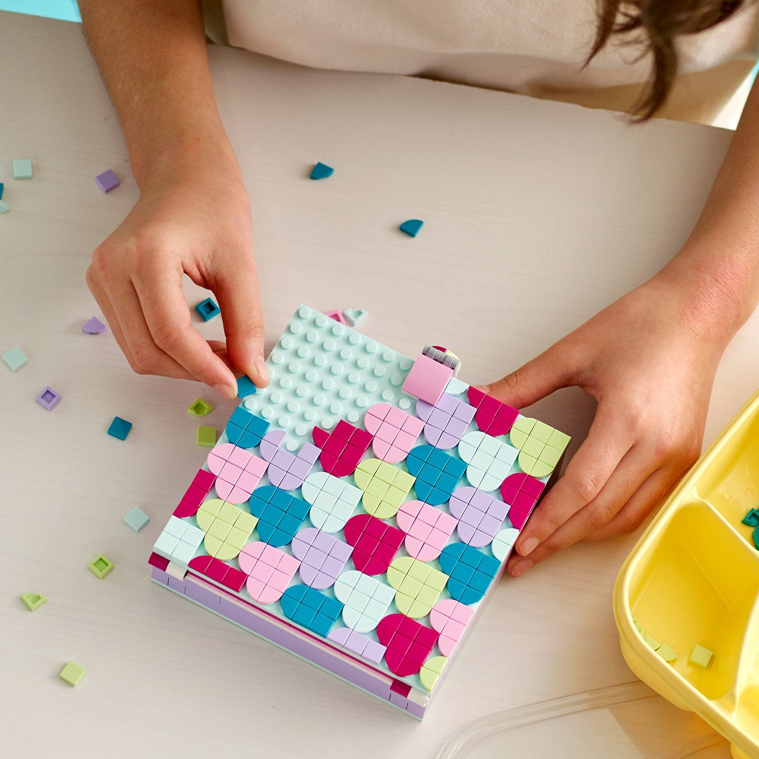 LEGO® DOTS™ Jewelry Box - Hộp Đựng Trang Sức DIY - LEGO 41915 - Hình ảnh bổ sung 9