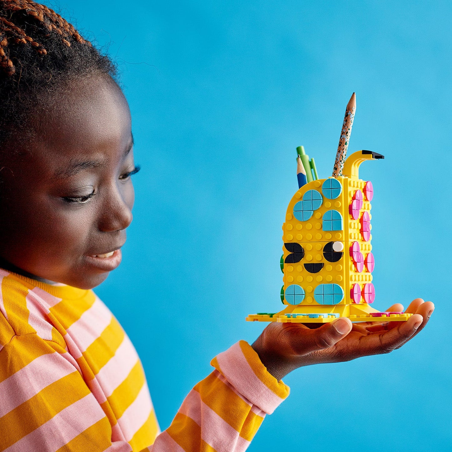 LEGO® DOTS™ Cute Banana Pen Holder - Khay Cắm Bút Hình Chuối Sáng Tạo - LEGO 41948 - Hình ảnh bổ sung 8