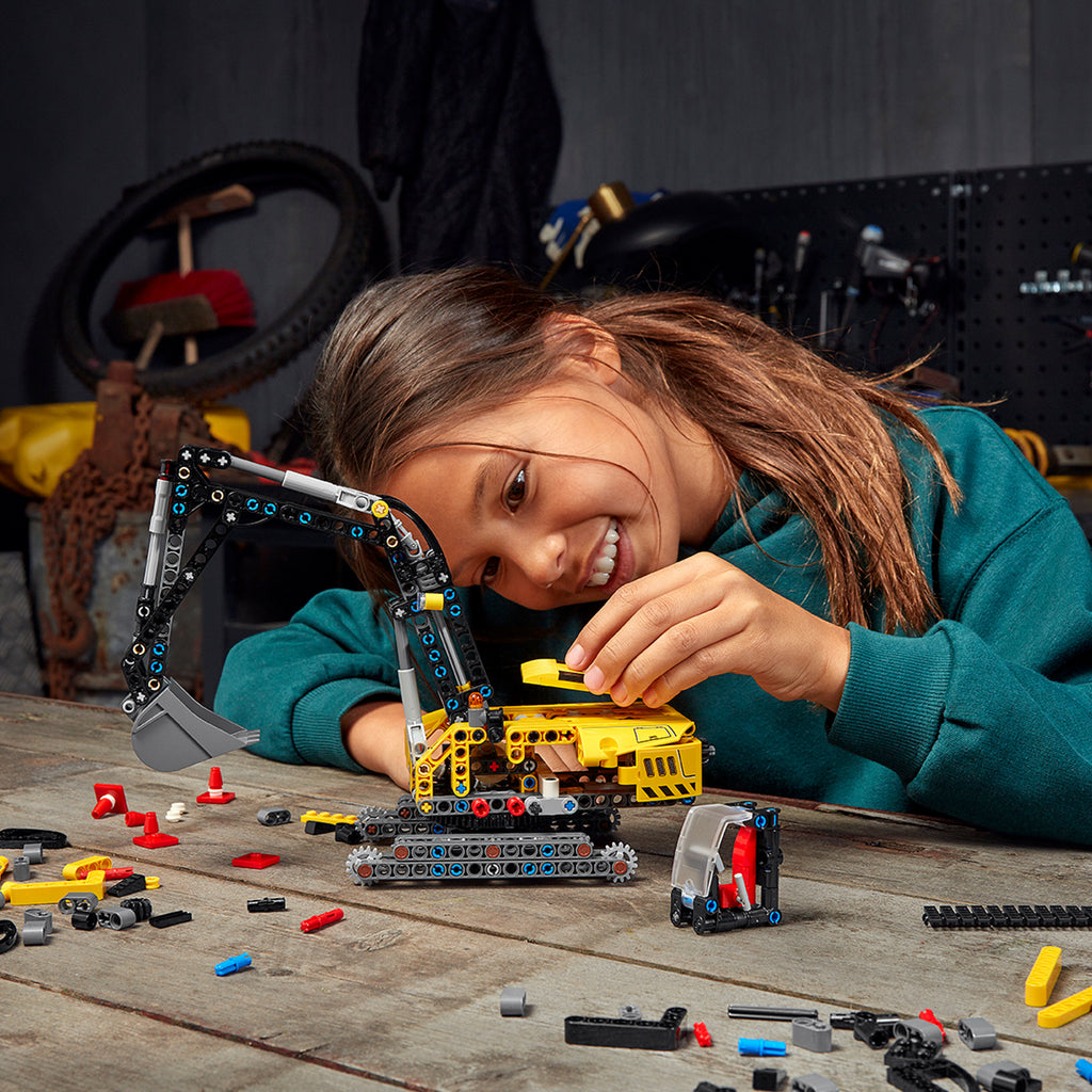 LEGO® Technic™ Heavy-Duty Excavator - Mô hình Xe Máy Xúc Hạng Nặng 2-trong-1 - LEGO 42121 - Góc nhìn khác 3