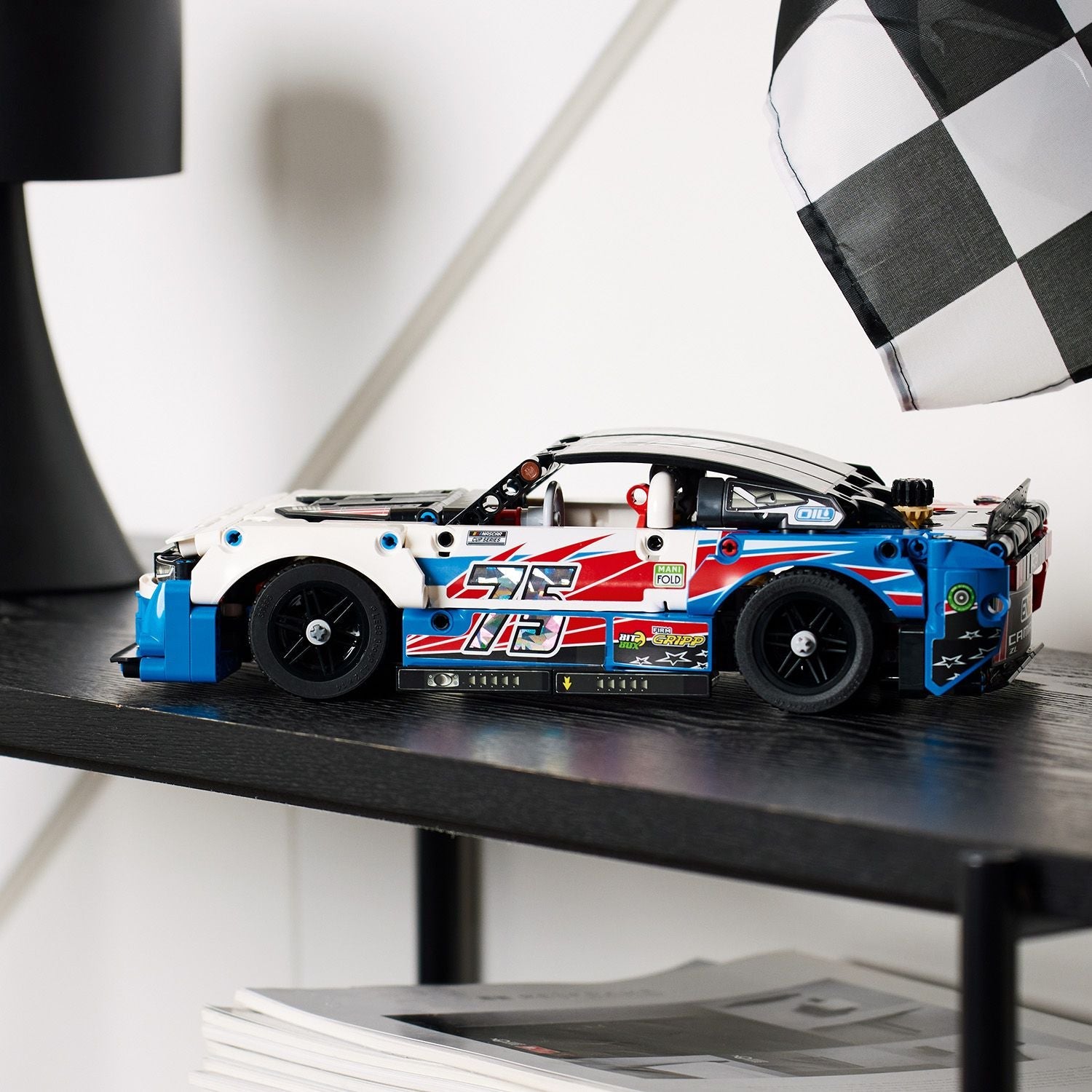 LEGO® Technic™ NASCAR® Next Gen Chevrolet Camaro ZL2 - Mô Hình Xe Đua Kỹ Thuật Chính Hãng LEGO LEGO - ảnh 3 - Lego