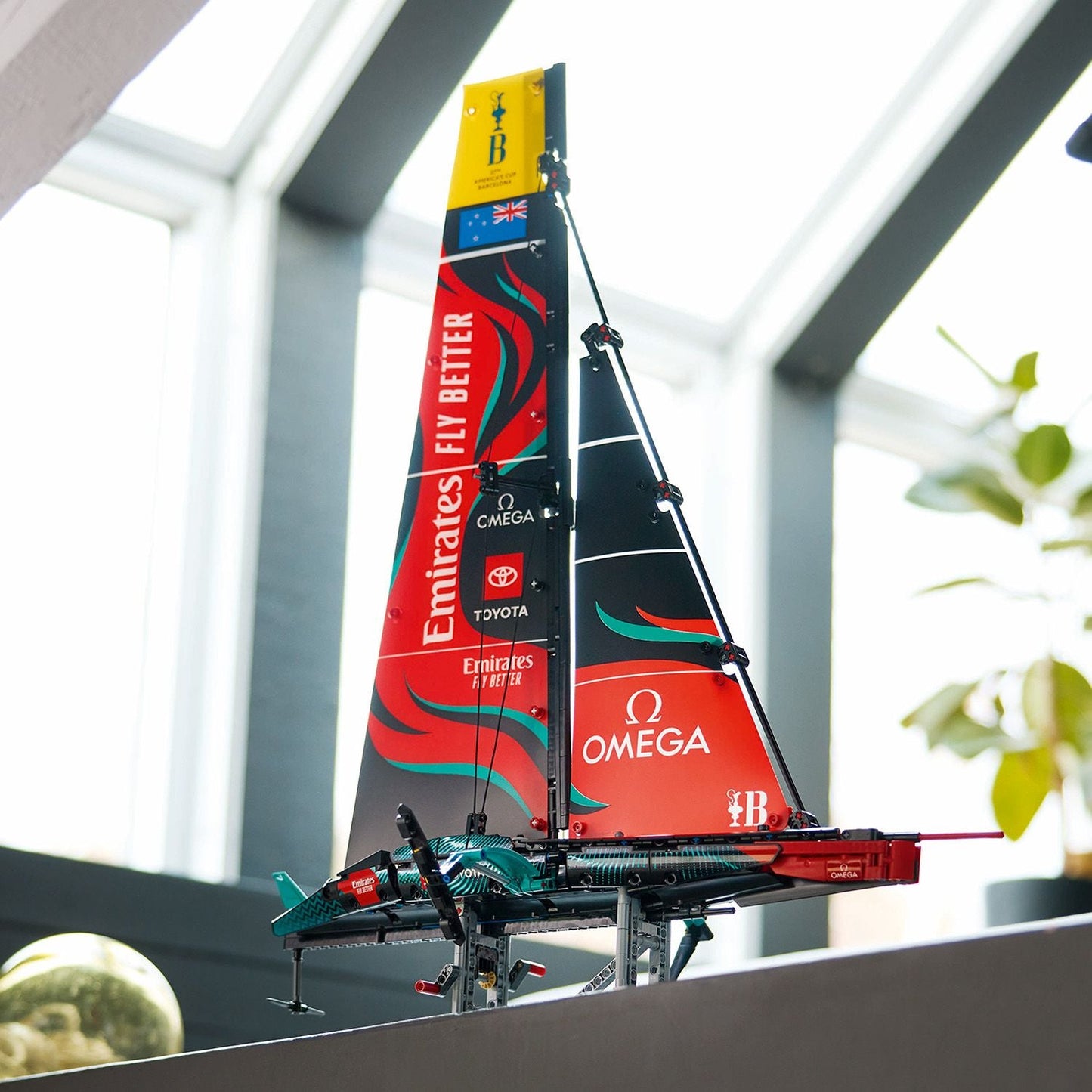 LEGO® Technic™ Emirates Team New Zealand AC75 Yacht - Mô hình Du Thuyền Đua America's Cup - LEGO 42174