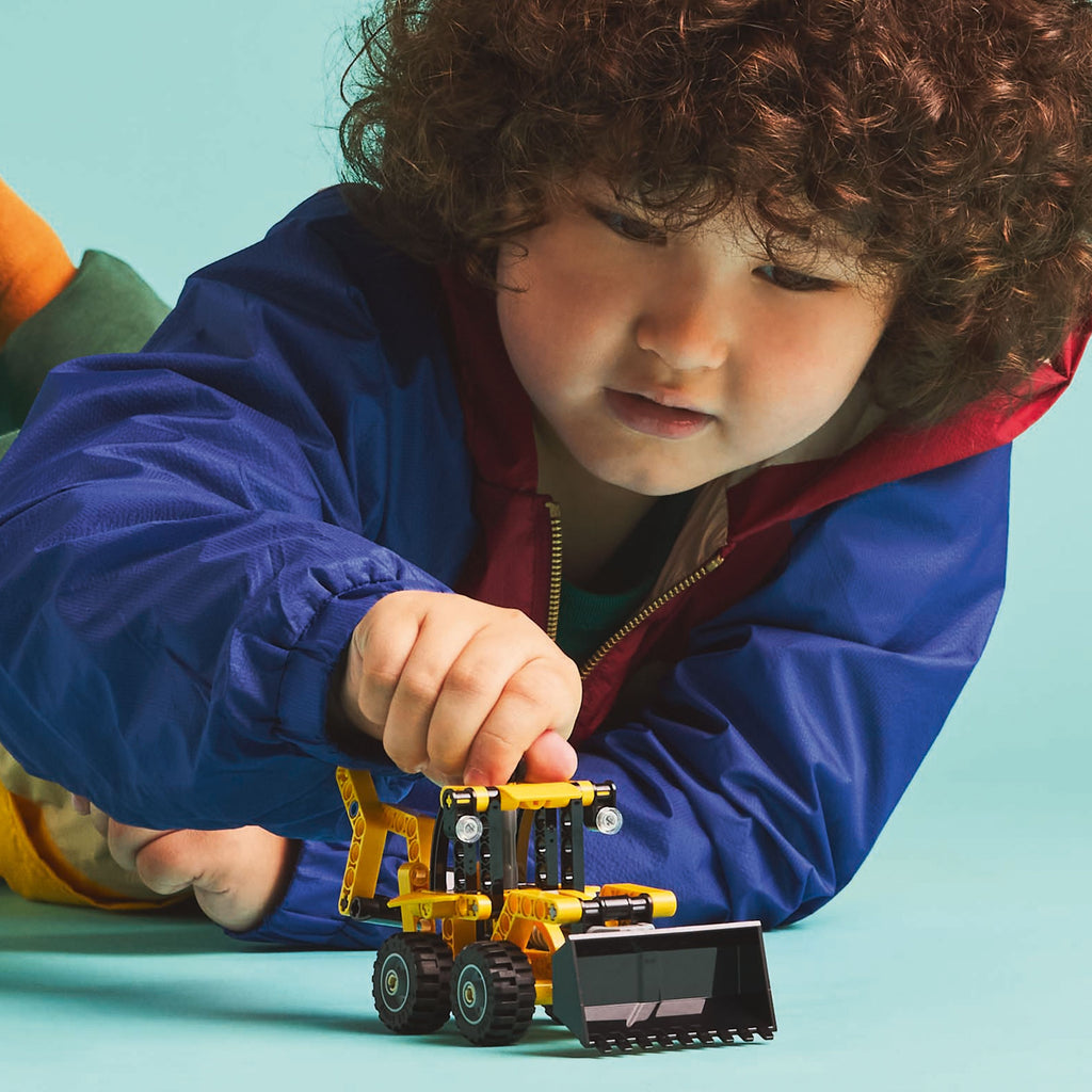 LEGO® Technic™ Backhoe Loader - Đồ chơi lắp ráp Xe Xúc Đào LEGO 42197 - Góc nhìn khác 3