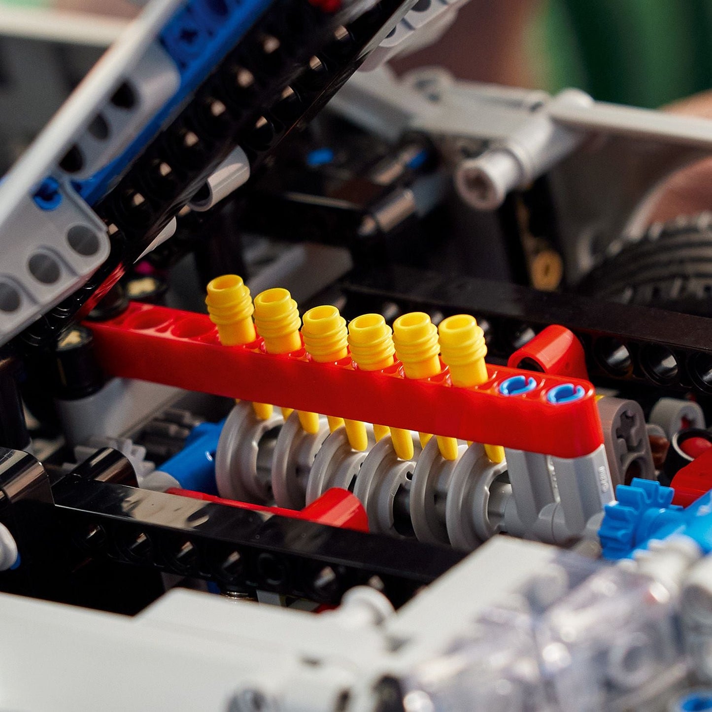 LEGO® Technic 2 Fast 2 Furious Nissan Skyline GT-R (R34) Car - Bộ Mô Hình Xe Đua - LEGO 42210 LEGO - ảnh 3 - LEGO Technic