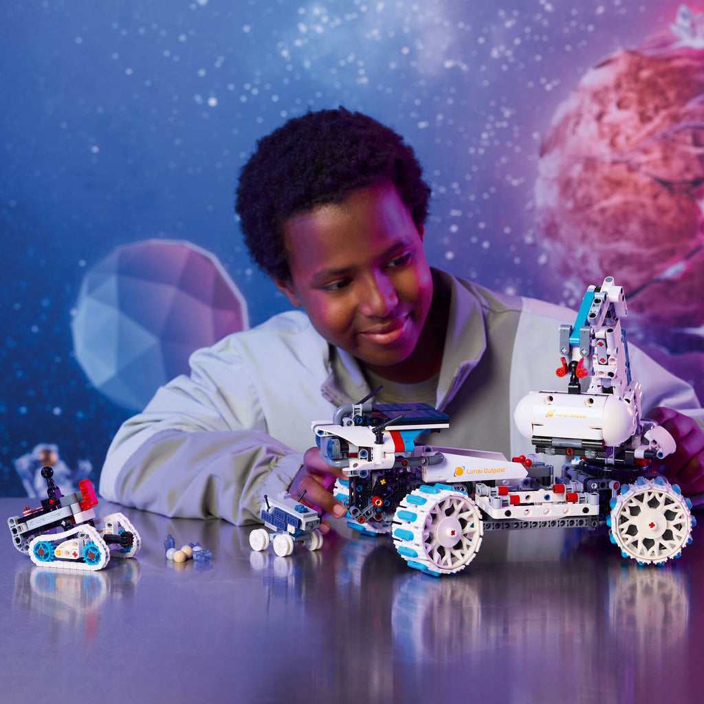 LEGO® Technic Lunar Outpost® Moon Rover Space Vehicle - Xe Tự Hành Thăm Dò Mặt Trăng LEGO 42211 - Góc nhìn khác 3