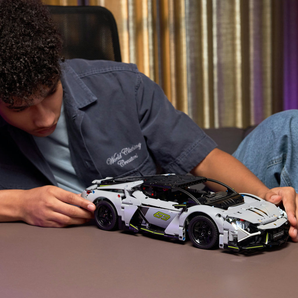 LEGO® Technic Lamborghini Revuelto Super Sports Car - Đồ Chơi Lắp Ráp Siêu Xe Lamborghini - LEGO 42214 - Góc nhìn khác 3