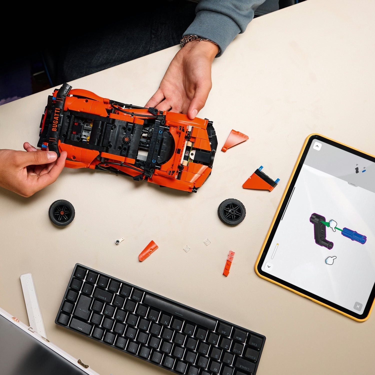 LEGO® Technic Bugatti Chiron Pur Sport Hypercar - Mô Hình Siêu Xe Đua Lắp Ráp LEGO 42222 - Hình ảnh bổ sung 5