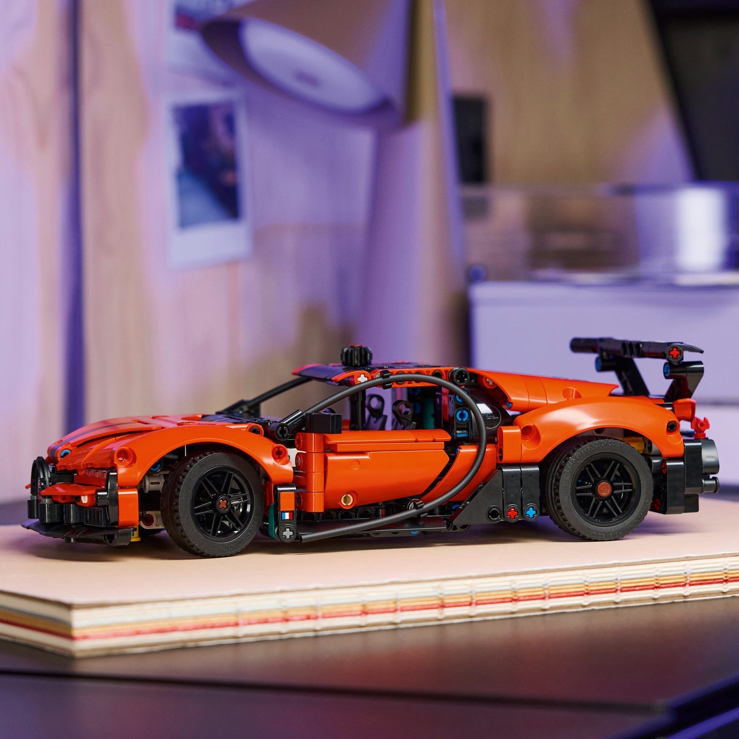 LEGO® Technic Bugatti Chiron Pur Sport Hypercar - Mô Hình Siêu Xe Đua Lắp Ráp LEGO 42222 - Góc nhìn khác 3