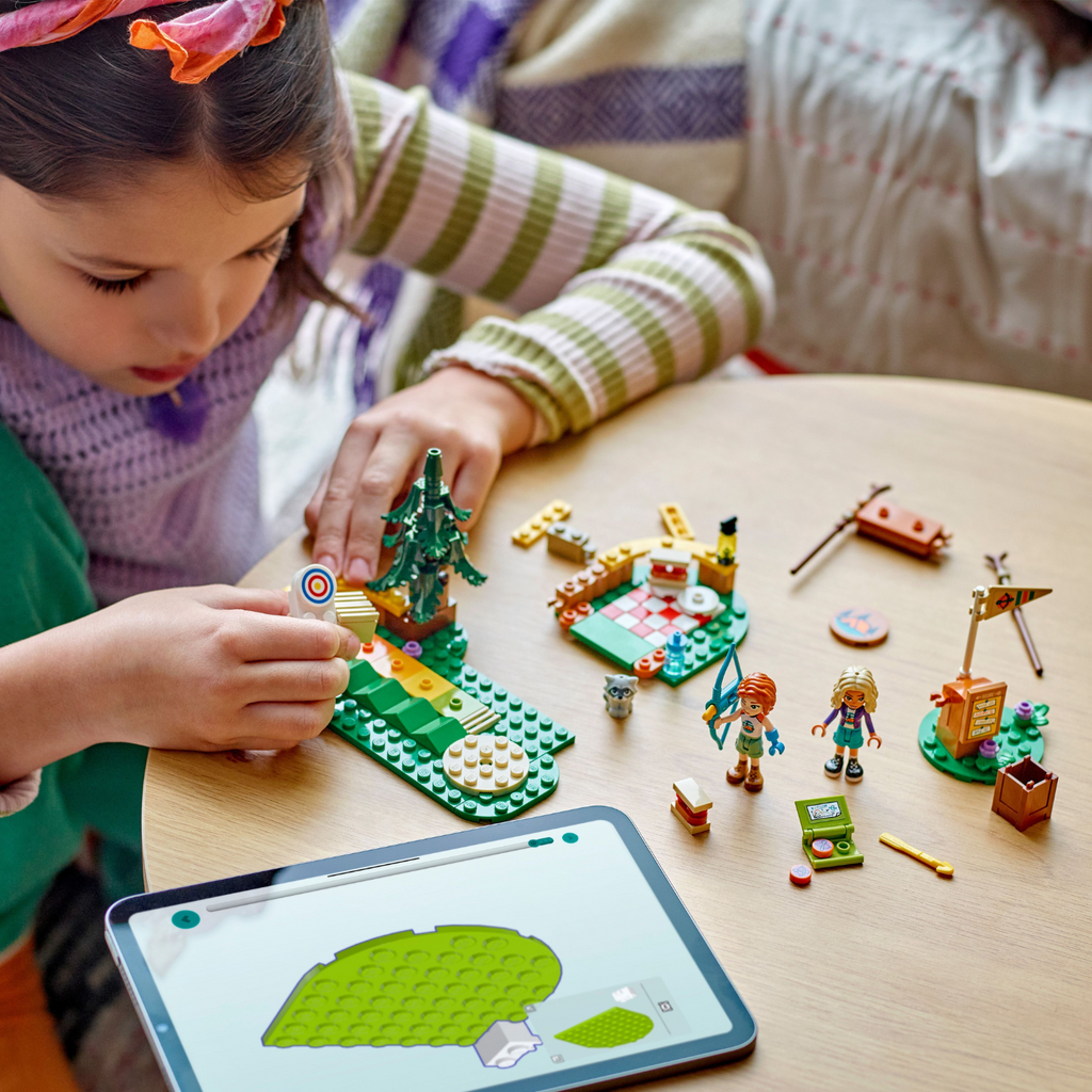 LEGO® Friends™ Adventure Camp Archery Range - Đồ chơi lắp ráp sân tập bắn cung LEGO 42622 - Góc nhìn khác 3