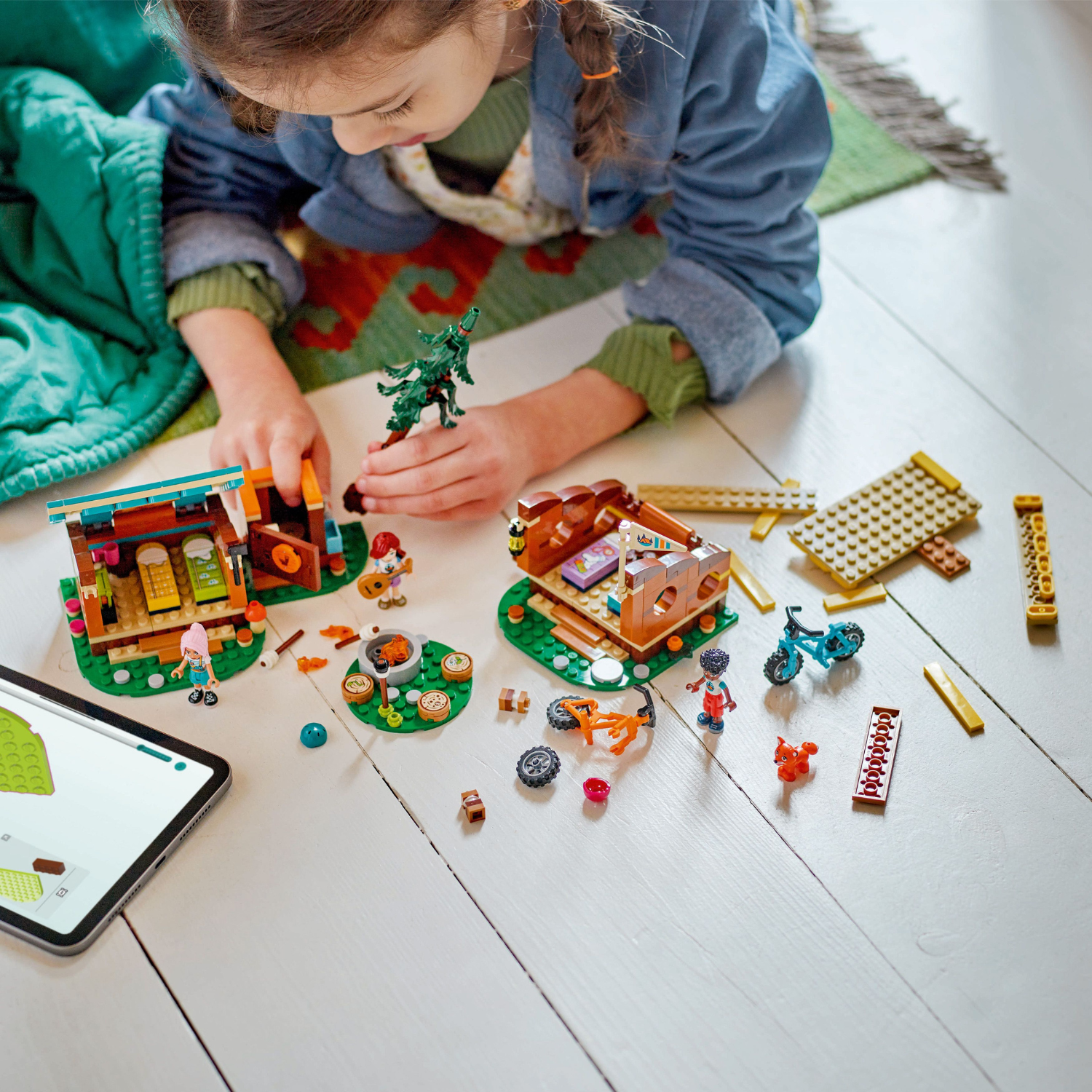 LEGO® Friends™ Adventure Camp Cosy Cabins - Bộ Đồ Chơi Lắp Ráp Lều Trại Dã Ngoại LEGO 42624 - Góc nhìn khác 3