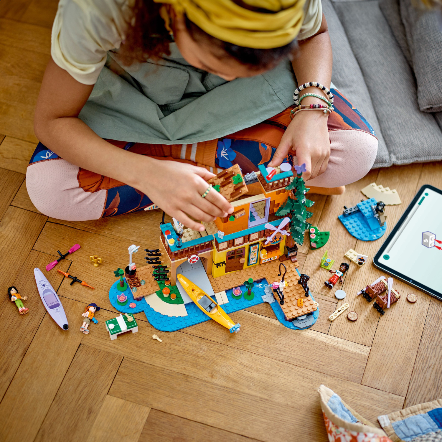 LEGO® Friends™ Adventure Camp Water Sports - Đồ chơi lắp ráp Cắm trại Thể thao dưới nước LEGO 42626 - Góc nhìn khác 3