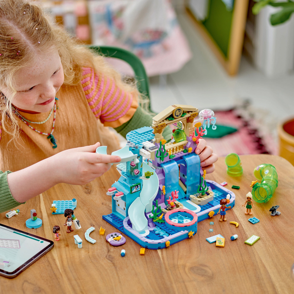 LEGO® Friends™ Heartlake City Water Park - Đồ chơi lắp ráp Công viên nước - LEGO 42630 - Góc nhìn khác 3