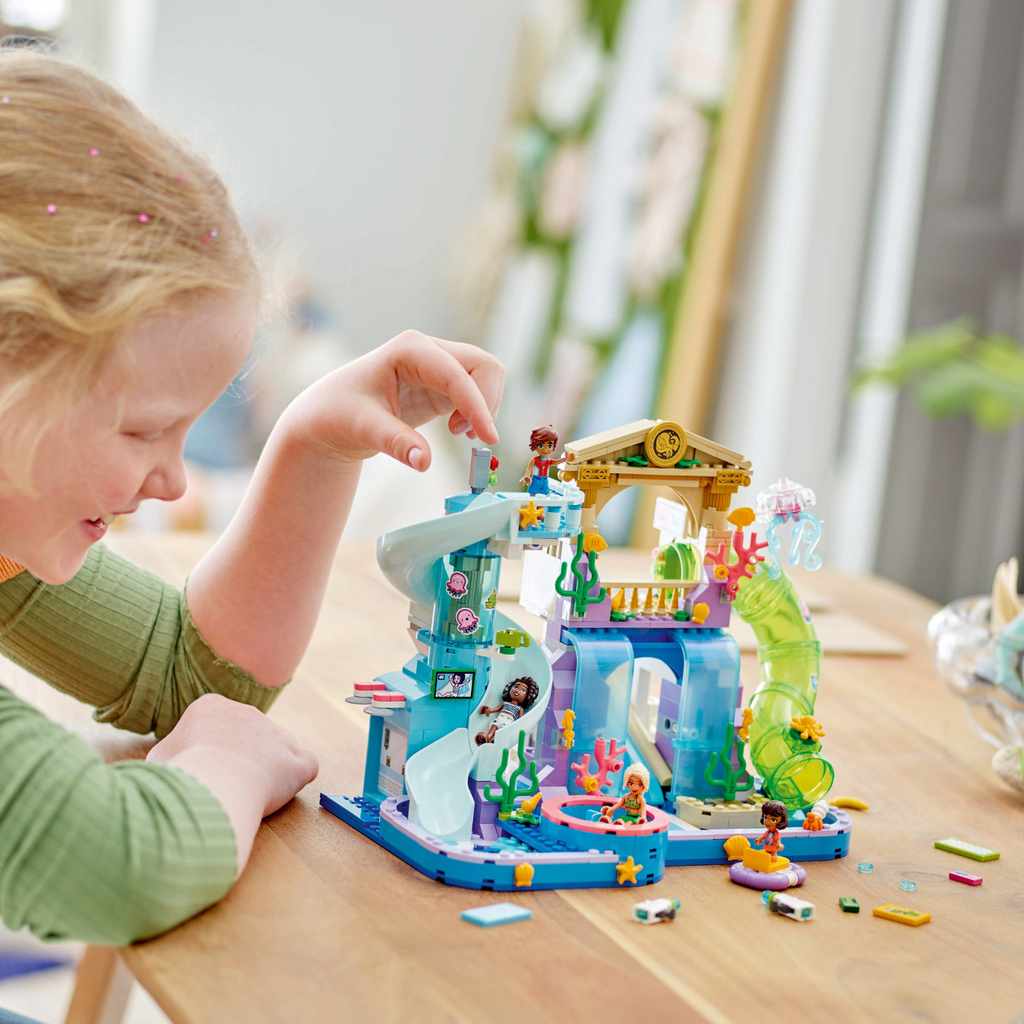 LEGO® Friends™ Heartlake City Water Park - Đồ chơi lắp ráp Công viên nước - LEGO 42630 - Hình ảnh bổ sung 4