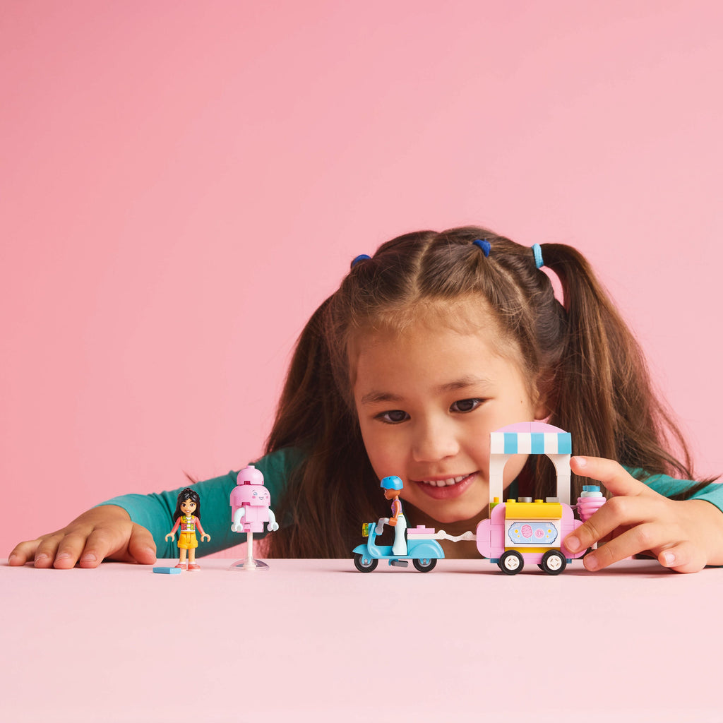 LEGO® Friends™ Cotton Candy Stand and Scooter - Bộ Lắp Ráp Quầy Kẹo Bông Và Xe Scooter - LEGO 42643 - Hình ảnh bổ sung 4