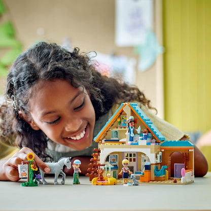LEGO® Friends™ Horse and Pet Vet Clinic - Đồ Chơi Lắp Ráp Phòng Khám Thú Y & Chuồng Ngựa LEGO 42651 - Góc nhìn khác 3