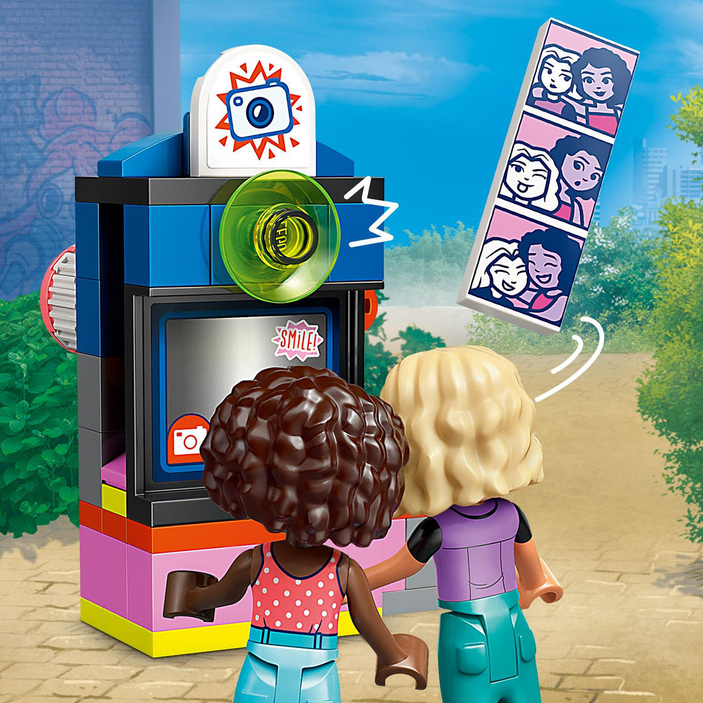 LEGO® Friends™ Hair Salon and Accessories Store - Tiệm Làm Tóc và Cửa Hàng Phụ Kiện - LEGO 42662 - Hình ảnh bổ sung 7