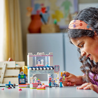 LEGO® Friends™ Hair Salon and Accessories Store - Tiệm Làm Tóc và Cửa Hàng Phụ Kiện - LEGO 42662 - Góc nhìn khác 3