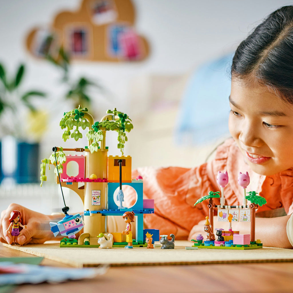 LEGO® Friends™ Cat Birthday Party & Tree House - Bộ Đồ Chơi Lắp Ráp Tiệc Sinh Nhật Mèo & Nhà Cây - LEGO 42666 - Góc nhìn khác 3