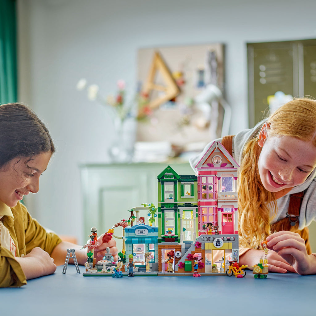 LEGO® Friends™ Heartlake City Apartments and Stores - Bộ Lắp Ráp Căn Hộ Và Cửa Hàng Thành Phố Heartlake - LEGO 42670 - Hình ảnh bổ sung 4