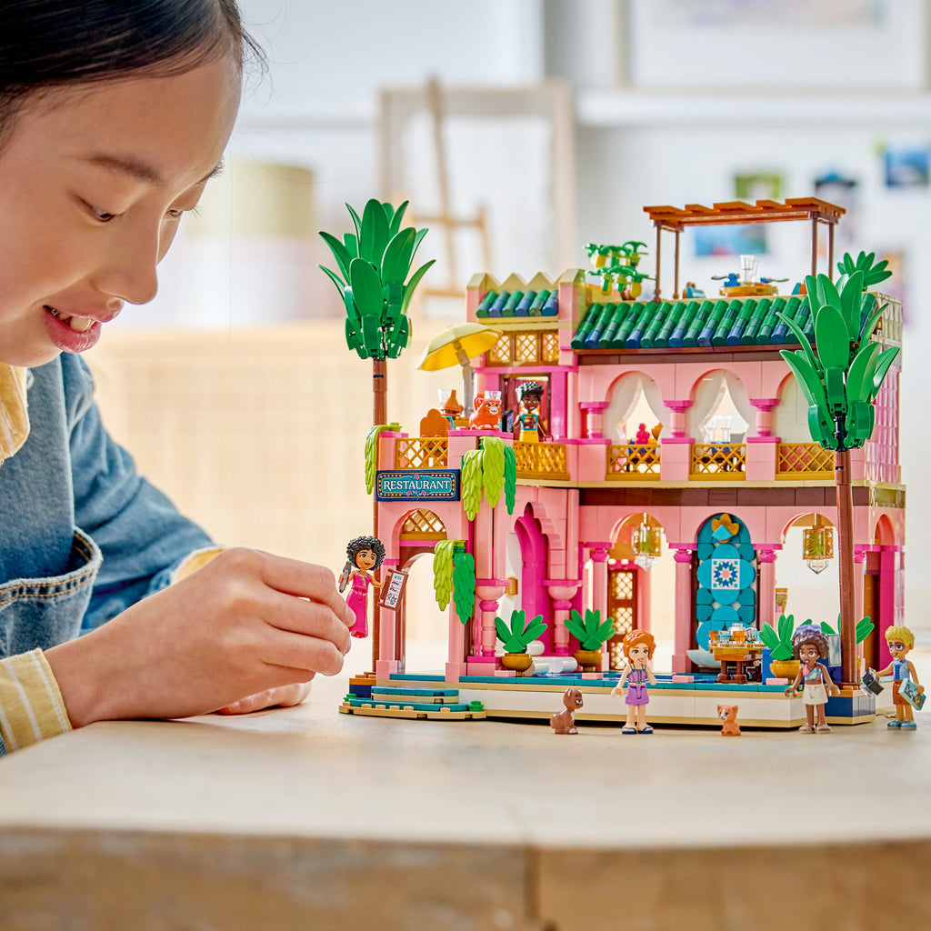 LEGO® Friends Garden Restaurant - Bộ Lắp Ráp Nhà Hàng Sân Vườn - LEGO 42691 - Góc nhìn khác 3