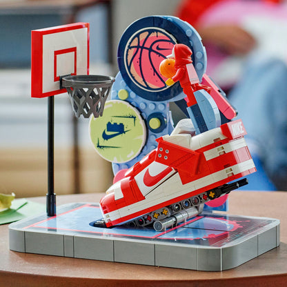 LEGO® Nike Dunk Trickshot - Bộ Lắp Ráp Giày Nike Dunk & Sân Bóng Rổ - LEGO 43021 - Góc nhìn khác 3