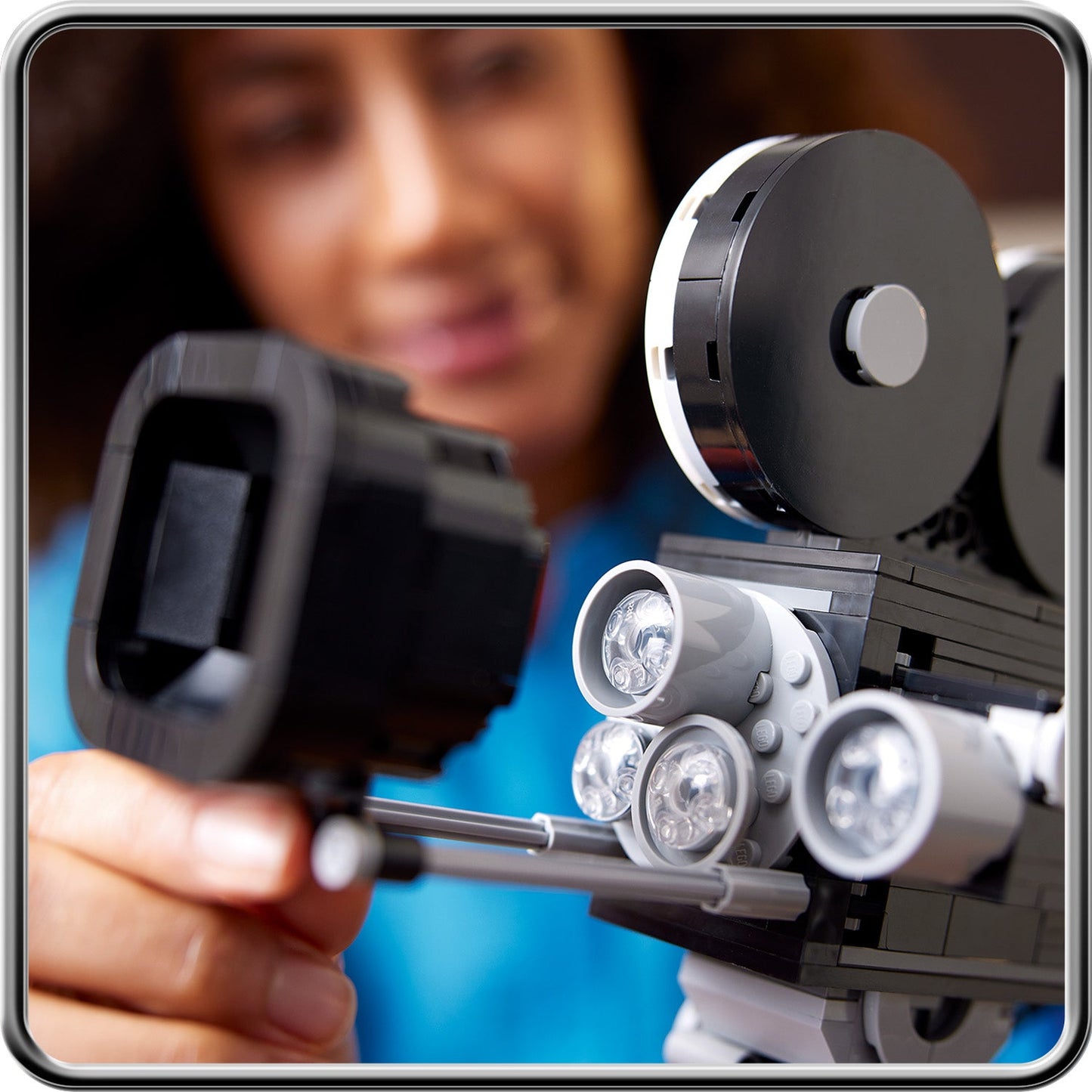 LEGO® Disney™ Walt Disney Tribute Camera - Mô Hình Máy Ảnh Cổ Điển Kỷ Niệm 100 Năm Disney - LEGO 43230 LEGO - ảnh 4 - Lego