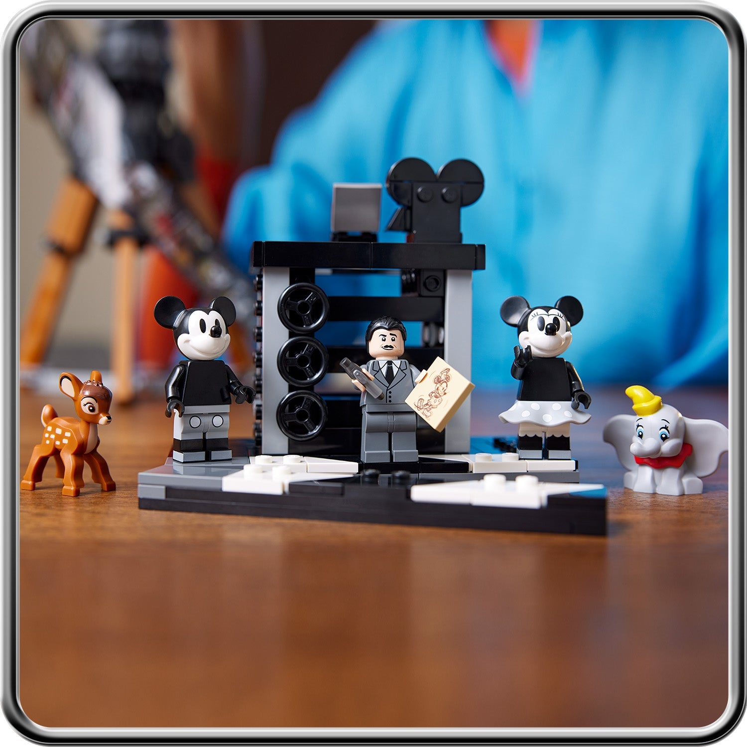 LEGO® Disney™ Walt Disney Tribute Camera - Mô Hình Máy Ảnh Cổ Điển Kỷ Niệm 100 Năm Disney - LEGO 43230 LEGO - ảnh 5 - Lego