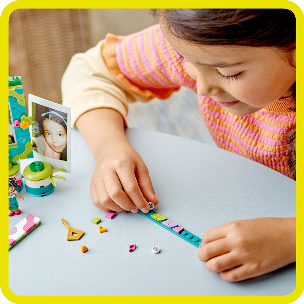 LEGO® Disney™ Mirabel's Photo Frame and Jewelry Box - Bộ Khung Ảnh và Hộp Trang Sức Encanto - LEGO 43239 LEGO - ảnh 2 - Lego