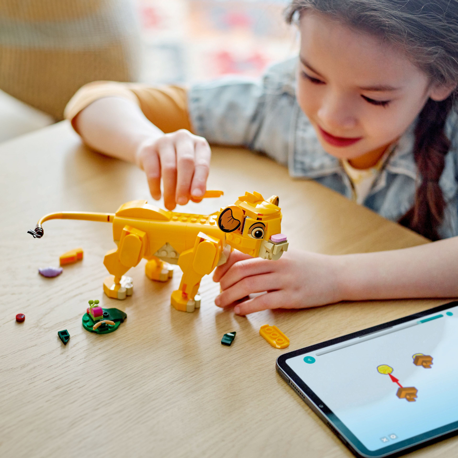 LEGO® Disney™ Simba the Lion King Cub - Đồ Chơi Lắp Ráp Mô Hình Vua Sư Tử LEGO 43243 - Góc nhìn khác 3